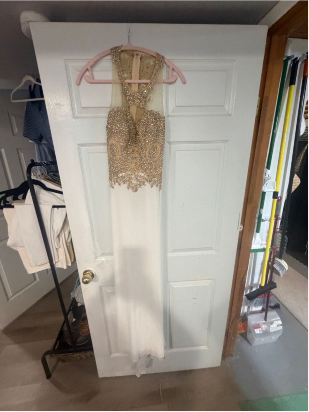 Women's Serendipity Backless Formal Dress Size 8 White and Gold